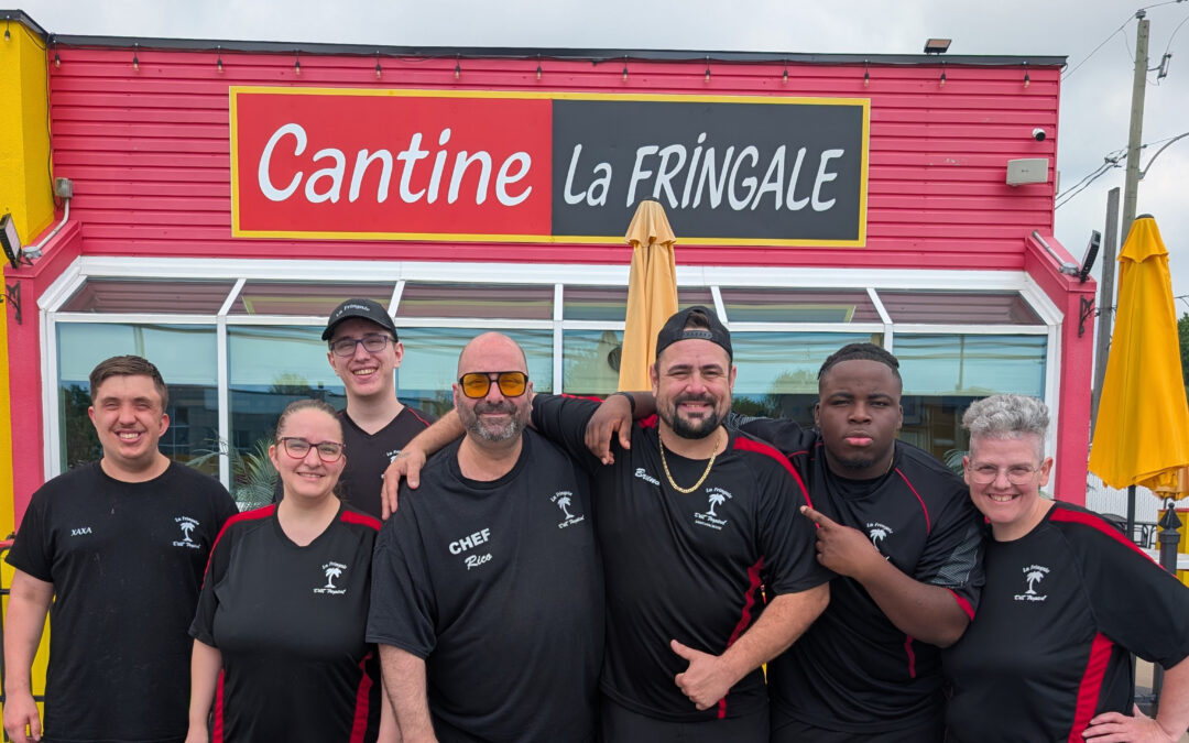 CÉLÈBRE L’ÉTÉ ET REMERCIE SA CLIENTÈLE AVEC UNE GRANDE FÊTE LOCALE